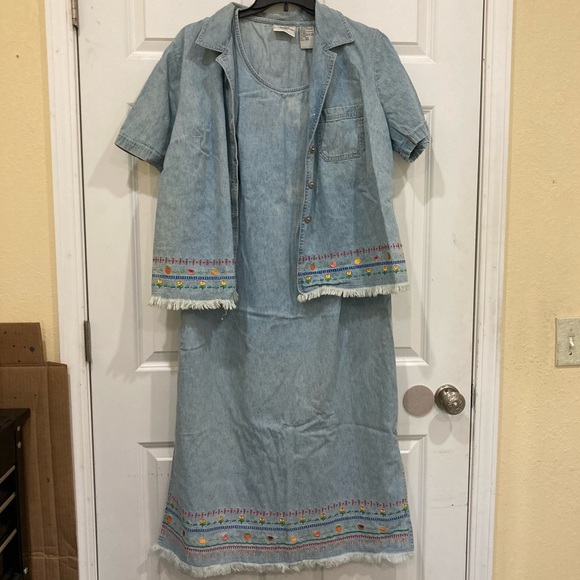 Vintage Demin Studio Ease Woman size 16 denim 2-pc set with summery embroidery - Picture 2 of 16